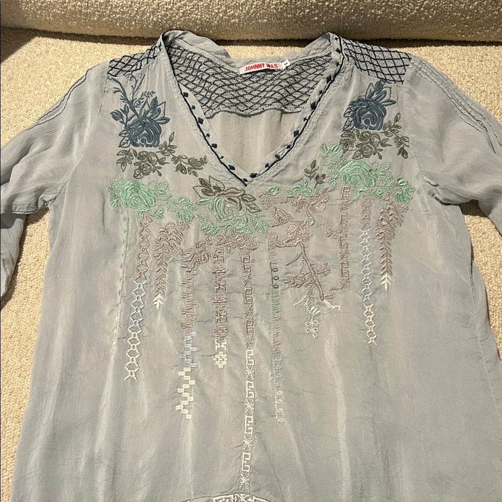 Johnny Was relaxed fit pastels and navy vneck
